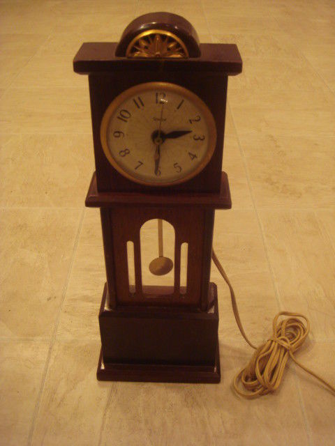 United Clock Grandfather mantle clock- working