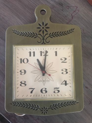 Vintage General Electric Wall Clock green plastic Works!