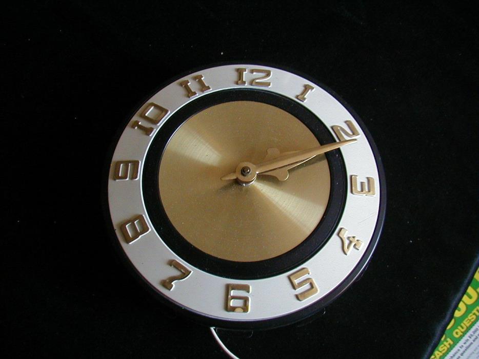 Vintage No name tin plastic wall clock works estate find gold letters round