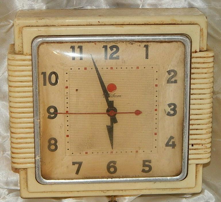 VINTAGE WHITE GE TELECHRON Model # 2H15S WALL CLOCK deco moderne