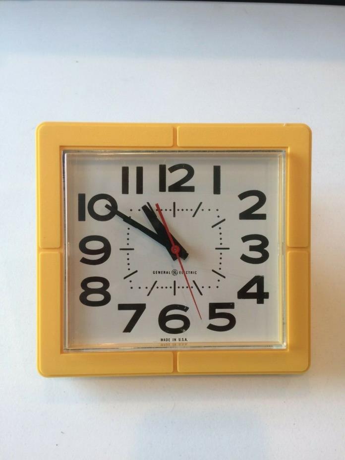 General Electric Wall Clock Model 2203A Electric Mid Century 1960's GOLD/YELLOW
