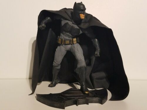 Batman V Superman: Dawn Of Justice - Limited Edition Batman PVC Statue Figure.