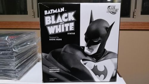 BATMAN BLACK & WHITE STATUE - STEVE RUDE/3294 out of 3300 1st Edition