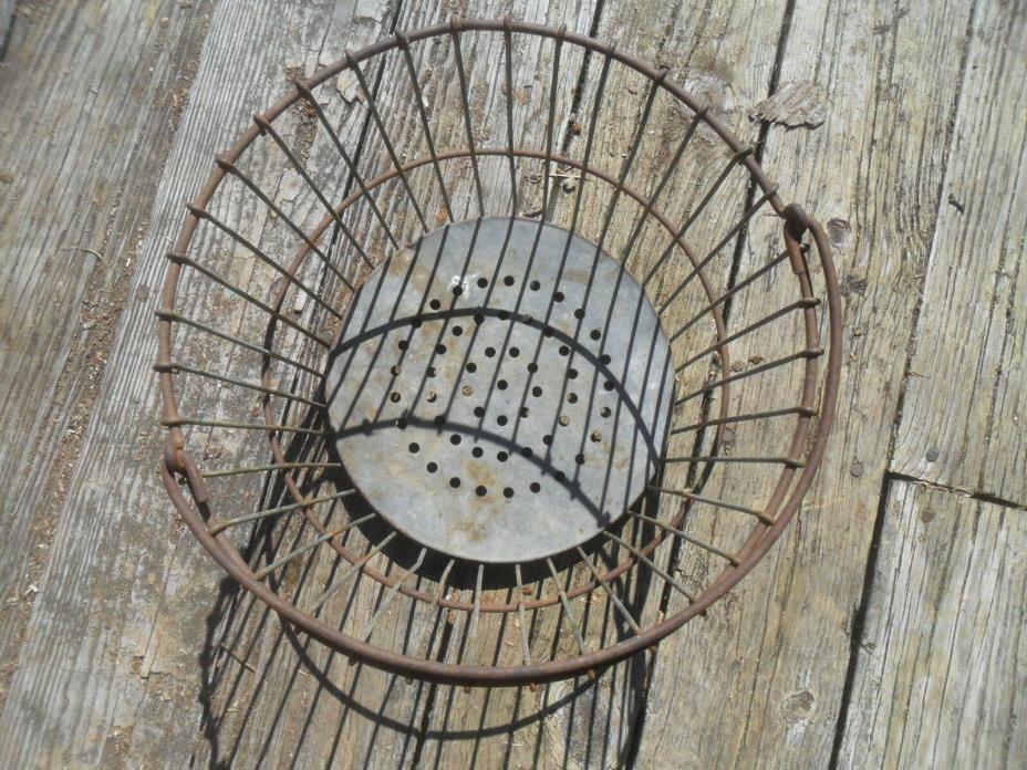 VINTAGE WIRE EGG BASKET APPLE BASKET FARM BASKET GALVANIZED base