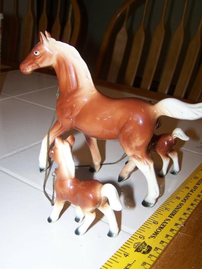 Horse Set of 3 Horse Figurines w-Chain Ceramic-Porcelain Japan