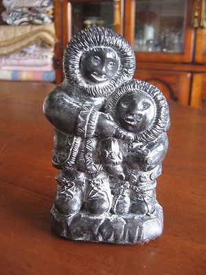 WOLF CARVED BLACK STONE INUIT figurine women & child Eskimo Canada