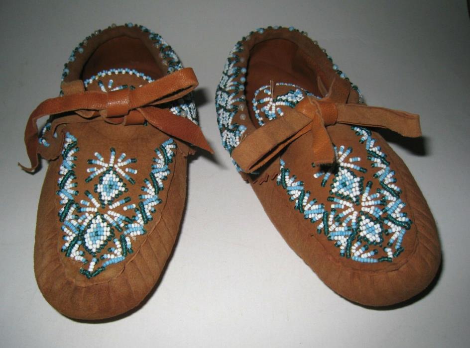 Vintage HAND MADE BEADED  Deerskin Moccasins 1940's Size 5