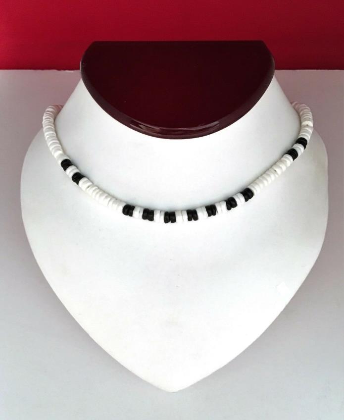 Hawaiian Round Puka Shell Necklace - Black & White