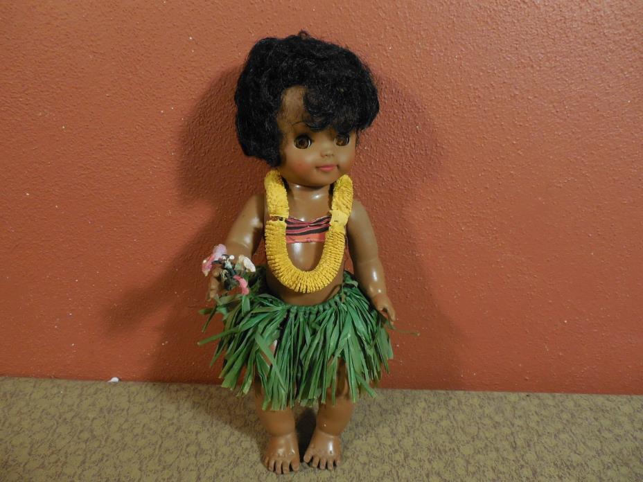 Vintage Hawaii Hawaiian Doll Grass Skirt Lei Flowers Black 1960's Blinky Eye