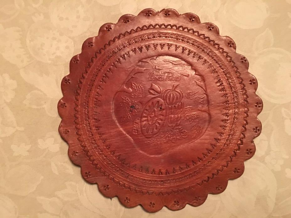 VINTAGE COSTA RICAN HAND-TOOLED LEATHER WALL ART OR TRIVET- 6.75