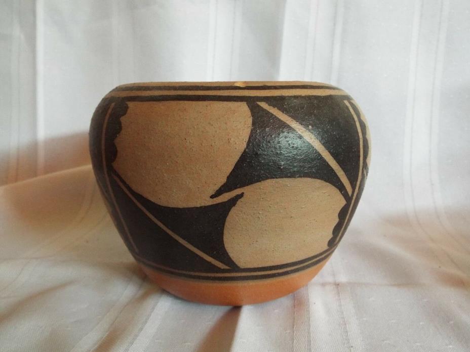 Santo Domingo pueblo Bowl by Elroy Atencio 4 & 3/4