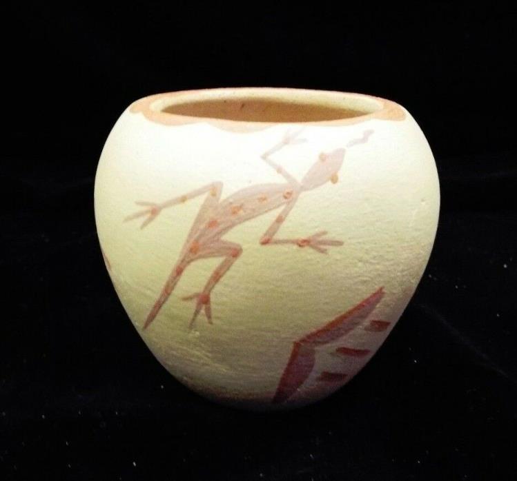 Vintage Native American Jemez Pueblo Pottery 3 Lizard Bowl Elston Yepa! 2&3/4