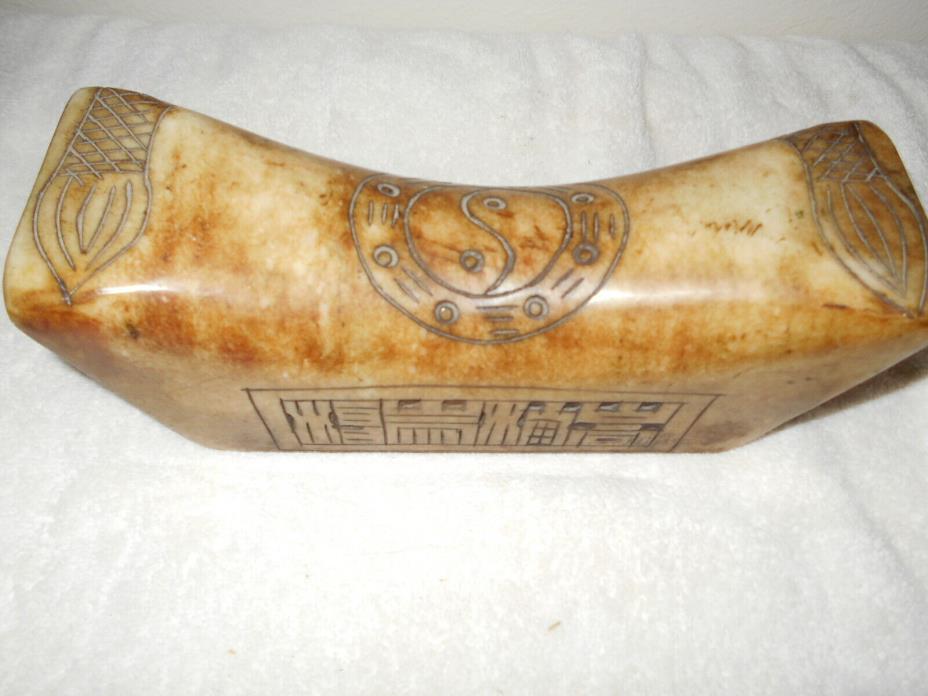RARE VINTAGE/ANTIQUE CHINESE OPIUM PILLOW VERY RARE. ANTIQUE. DRAWINGS CARVINGS