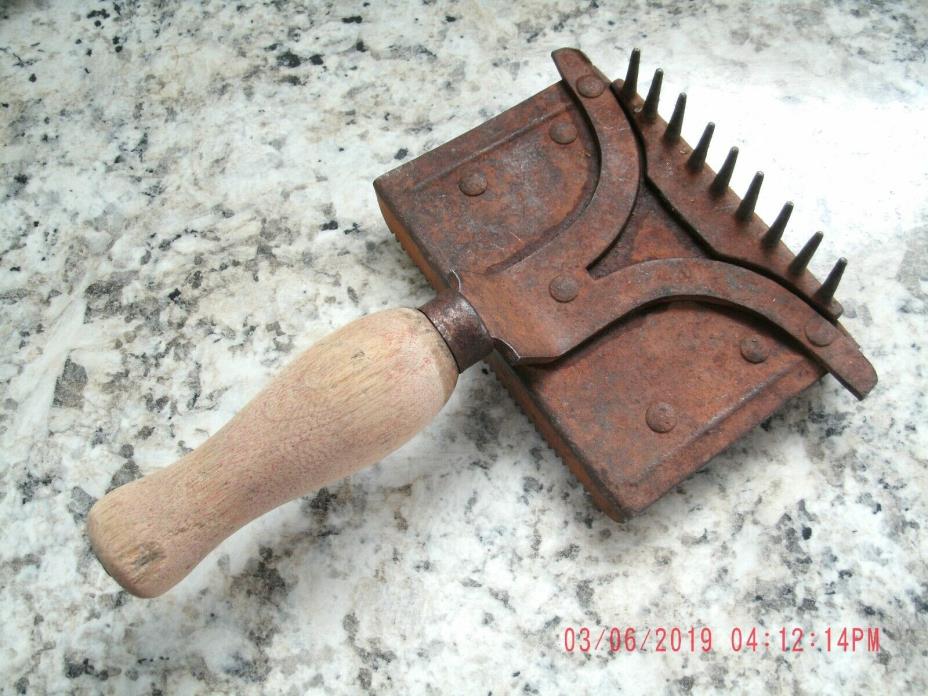 Antique Late 1800's Early 1900's Curry Comb Horse Farm Collectible