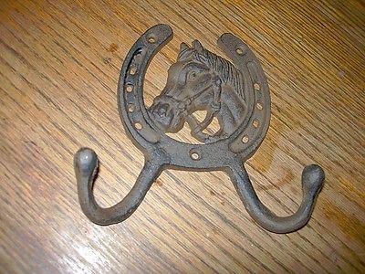 CAST IRON Horse Lucky Horseshoe  2-HOOK Rack Hanger Coat Hat Wall Mount