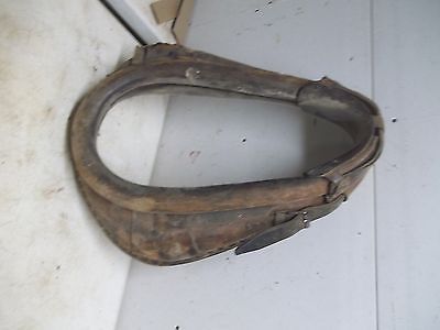 Old Leather Horse Collar Lot d