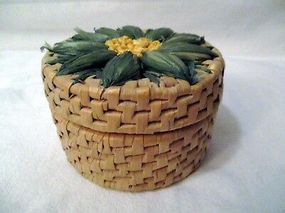 VINTAGE RAFFIA STRAW COVERED WOVEN BASKET SEWING TRINKET FLOWERS ON LID HANDMADE