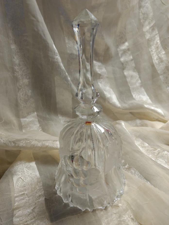 Crystal Bell ~ Frosted White Grape design