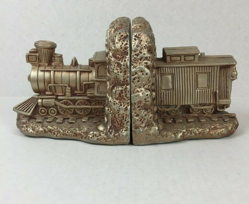 Vintage Universal Statuary Corp 1099 CHICAGO 1964 heavy Train Caboose Bookends