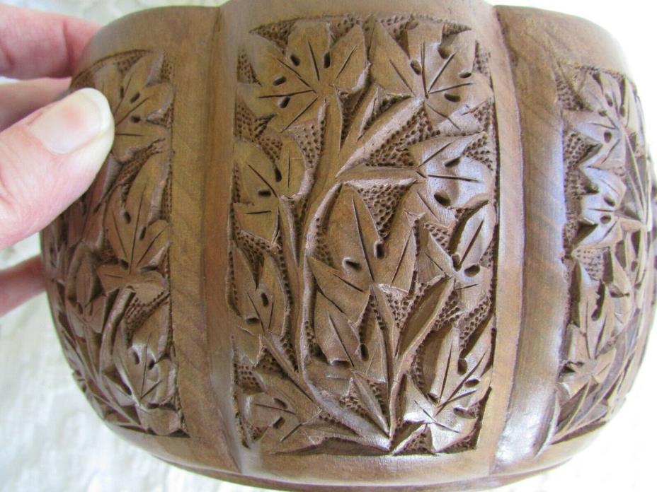 Beautiful Wood Hand Carved & Engraved Bowl Artisan Decorative Art