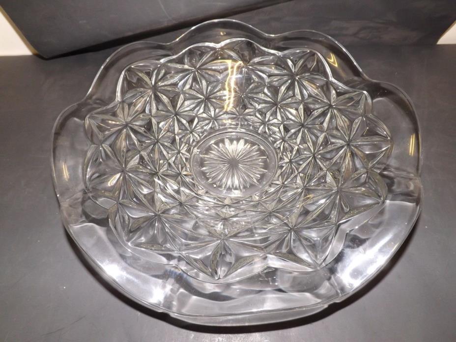 LARGE HEAVY CLEAR GLASS 8 POINT STAR PATTERN RUFFLED FRUIT BOWL CENTERPIECE DISH