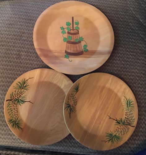 3 WOODCROFTERY HAND PAINTED WOODEN DECORATIVE PLATES VINTAGE USA 2@8” 1@9.5”