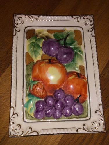 MID CENTURY UCAGCO RETICULATED FRUIT WALL PLATE HAND PAINTED KITCHEN DISPLAY