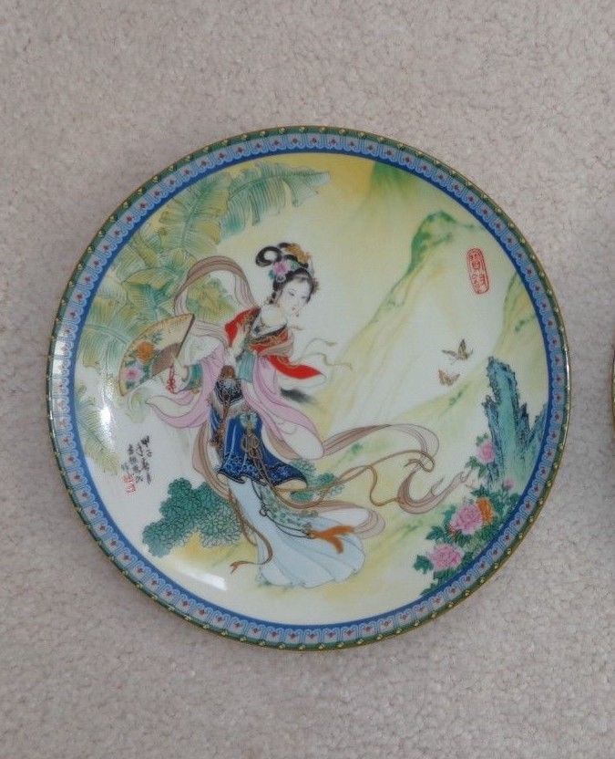 Chinese Collectible plate 1986 Limited Edition A dream of Red Mansions plates