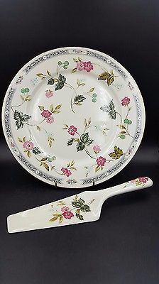 Andrea by Sadek Floral Pattern Porcelain Cake Plate with Serving Spatula