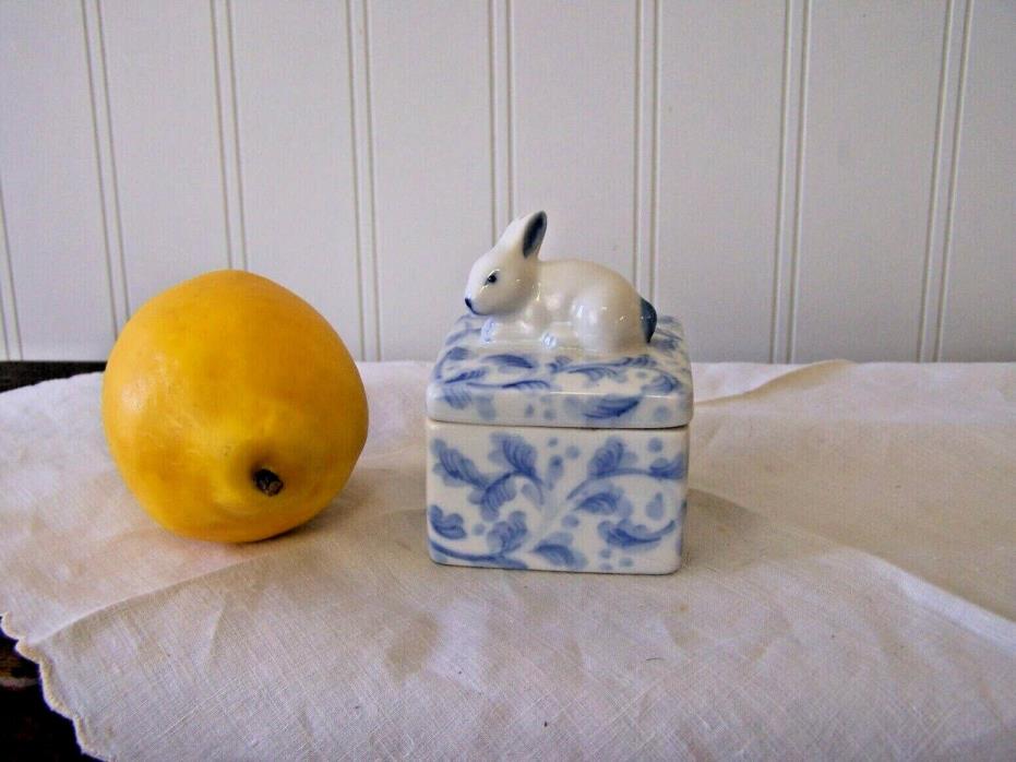 Andrea by Sadek Porcelain Bunny Rabbit Lid Trinket Box = EASTER