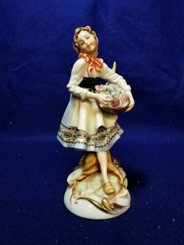 Andrea by Sadek figurine 8 inches tall