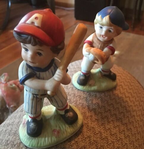 2 HOMCO Ceramic Baseball Figurines-BATTER & CATCHER-EUC