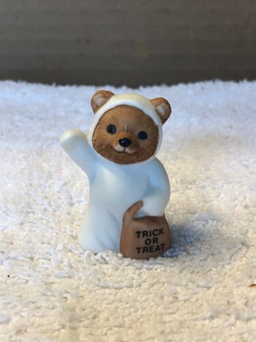 Homco Small Bear Trick Or Treat Figurine