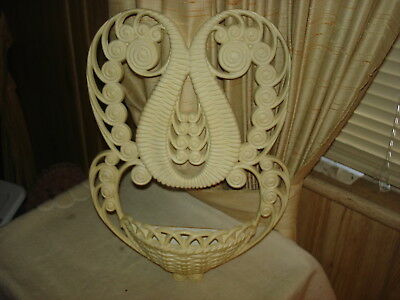 LOVELY VINTAGE 1978 HOMCO BURWOOD OFF WHITE WICKER LOOK WALL PLANTER; EXCELLENT