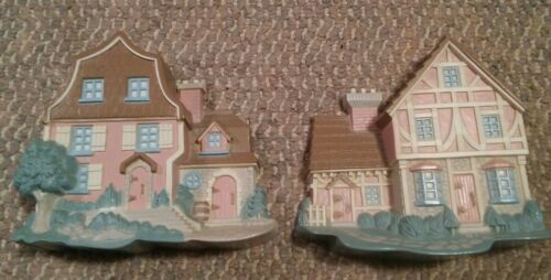 000 Set of 2 1995 HOMCO HOME INTERIORS BURWOOD HOUSES PLASTIC PLAQUES #3133