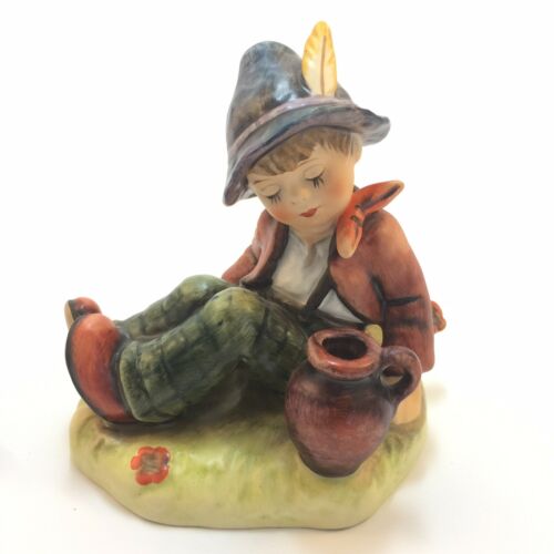 Hummel Exclusive Special Edition No.8 Club Figurine 