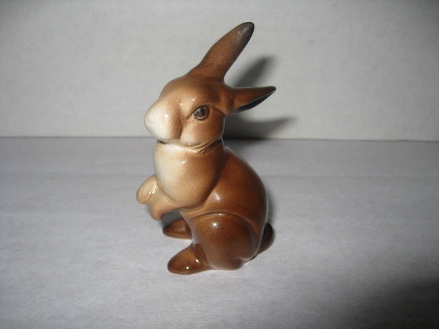 Vintage Porcelain England Beswick, Royal Doulton ? Brown Bunny Rabbit Figurine
