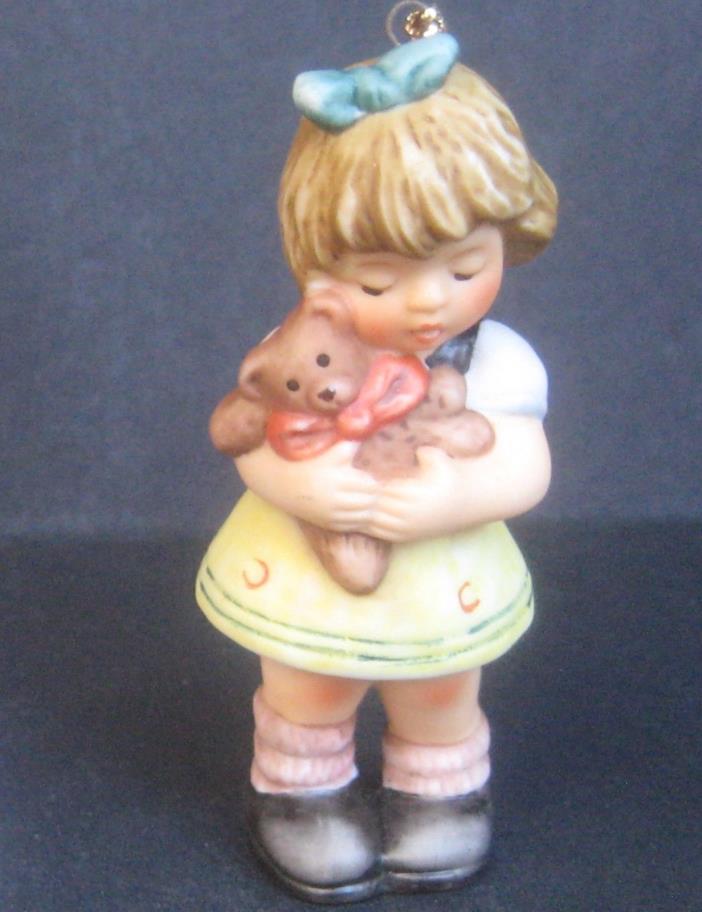 Goebel Hummel Cuddle For Teddy Christmas Ornament Figurine 3