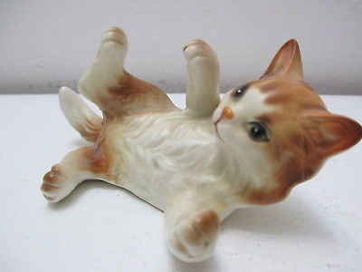 Vintage Lefton Hand Painted Porcelain Ceramic Cat Figurine H2942 5 1/4