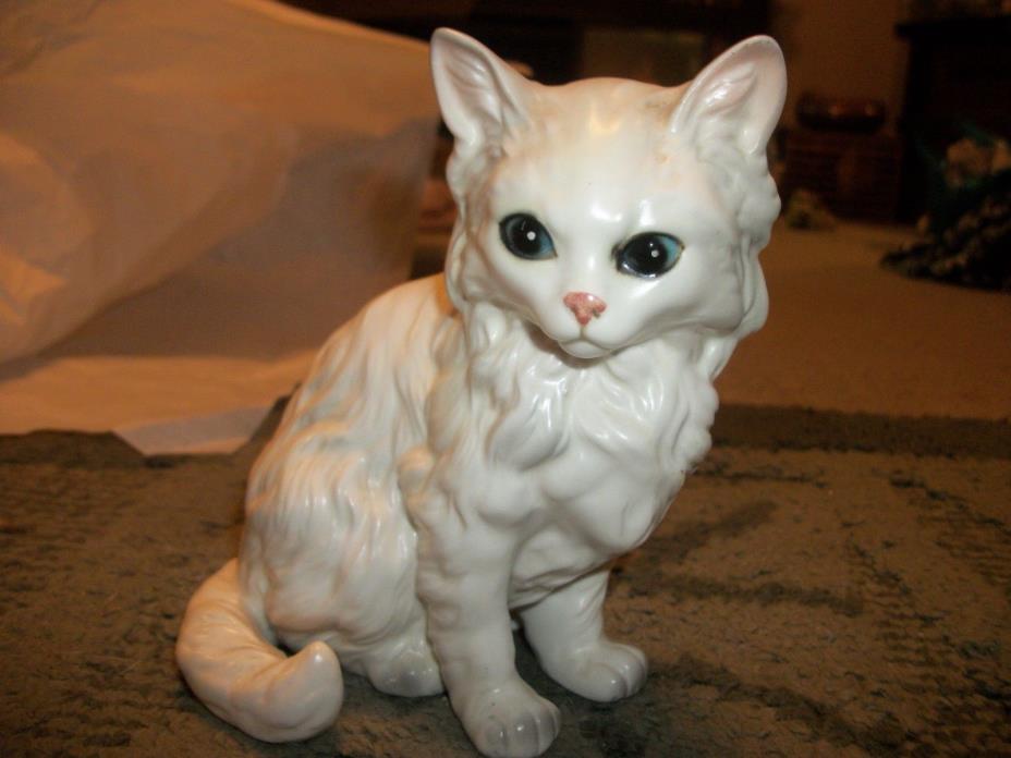 Vintage  Lefton   Cat Figurine,  # 1514.    Japan with sticker.