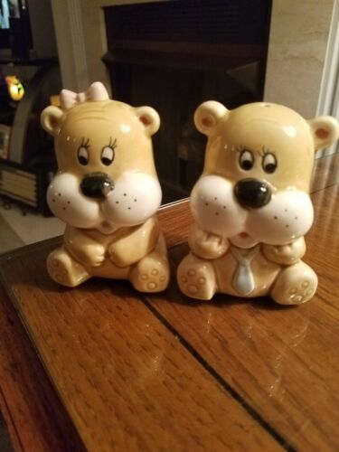 VINTAGE  LEFTON DOG COUPLE SALT AND PEPPER SHAKERS WITH STOPPERS