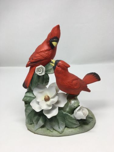 K6) Vintage Lefton China Pair of Sitting Red Cardinals Flower Figurine KW1469