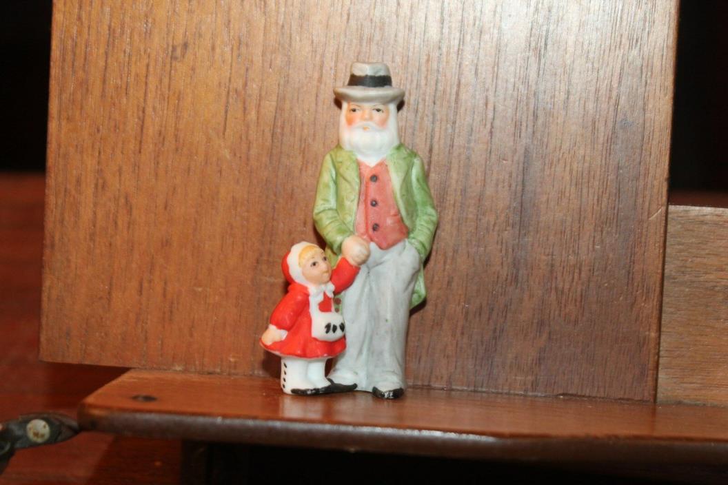 Lefton Christmas Figurine Porcelain 1986 Old Man Little Girl 05910 Granddaughter