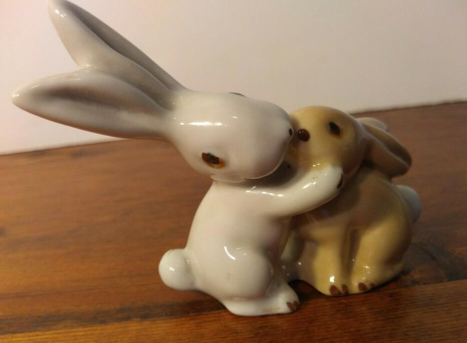 Vintage Porcelain Kissing Bunny Rabbits White & Light Brown Figurine