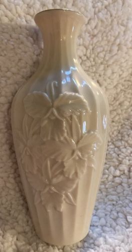 Lenox Ivory Bud Vase Decorated w/ Orchids 24 K Gold Rim 7.5