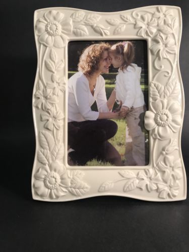 Lenox Floral Fields Picture Frame Holds 4x6