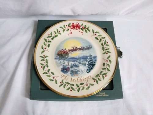 Lenox 2002 Santa's Ride Annual Holiday Christmas Collector Plate