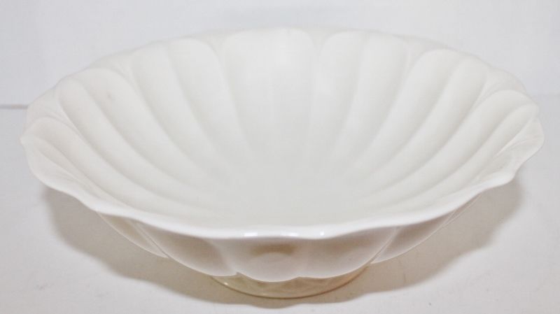 VTG Lenox Lotus Collection Cream Petal Footed Serving Bowl - 10