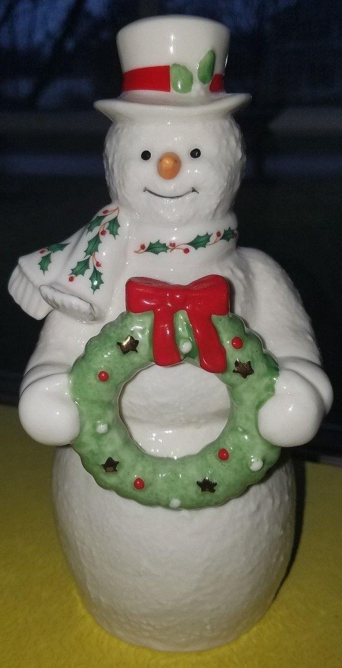Lenox 2015 Porcelain Snowman Figure with Wreath 