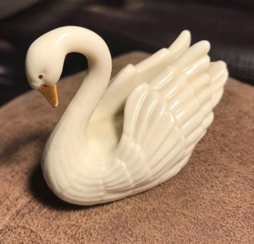 Lenox Collection Swan Ivory Fine China Trimmed 24K Gold Elegant Bird Figurine
